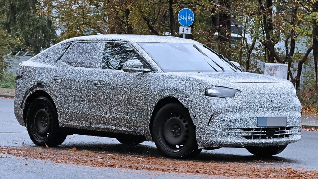 2025 Capri Crossover